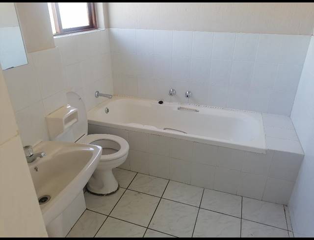 1 bed property to rent in BASSONIA